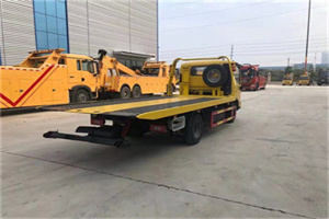 南长非事故拖车