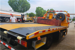 南长附近拖车电话号码服务