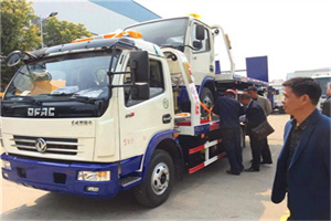 南长汽车道路救援拖车价格